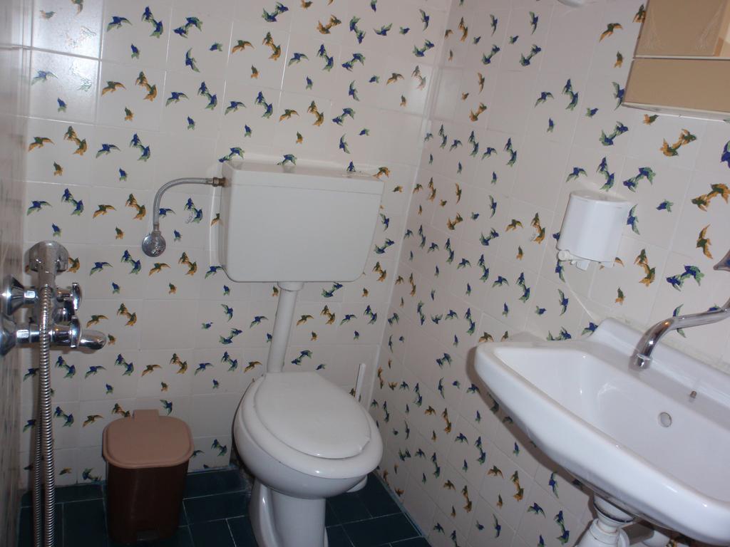 Meraklis Rooms Kariotes Екстериор снимка